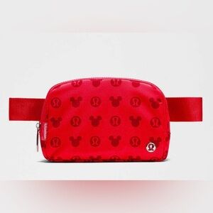 Lululemon Disney NWT Everywhere Belt Bag 1L Mickey Logo Print Graphic Pink